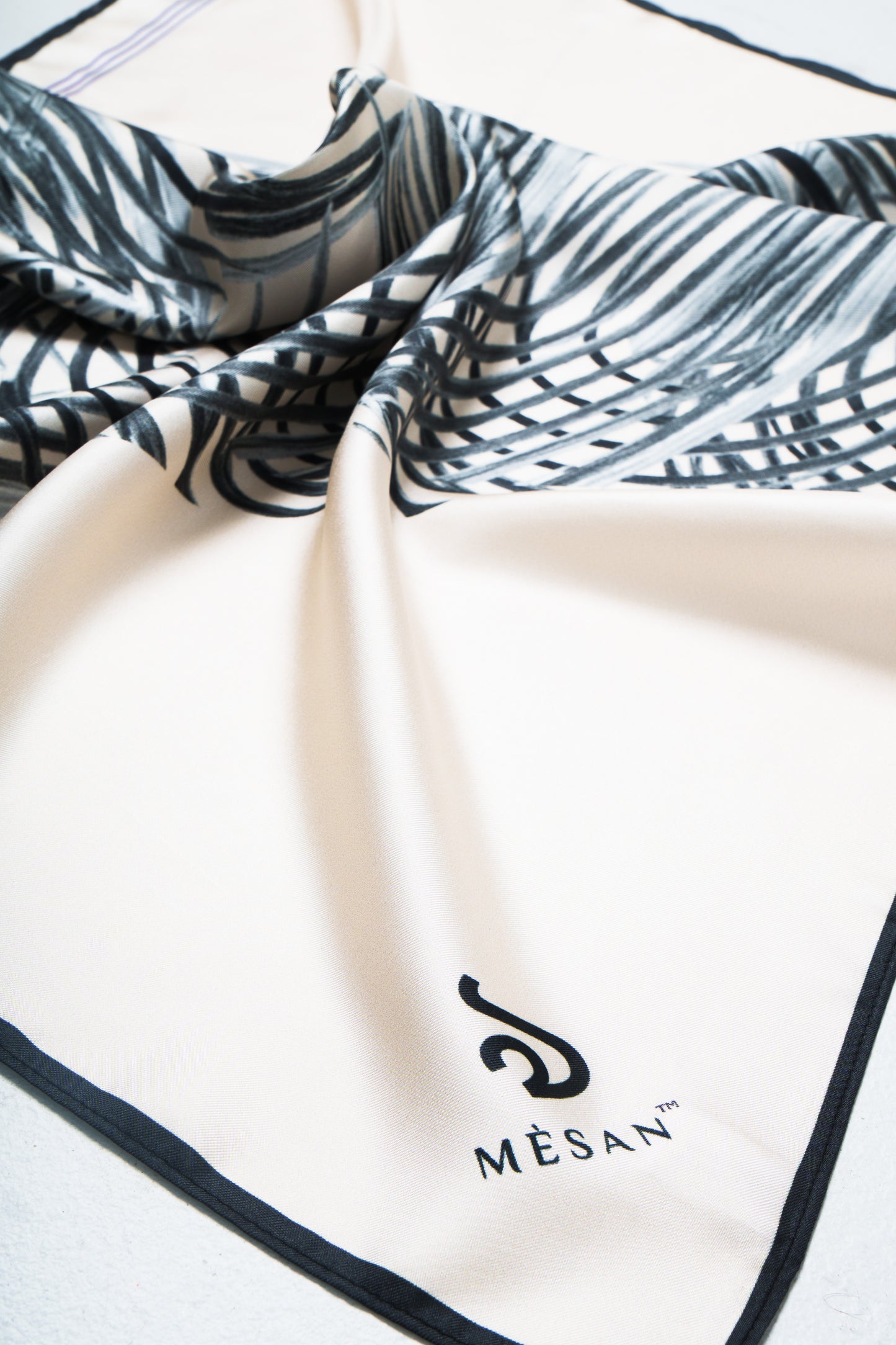 Mèsan Heartbeat Mulberry Silk Scarf